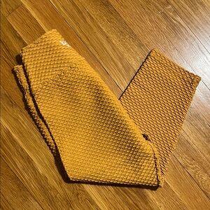 Booty by Brabants cropped Textured Mustard Leggings